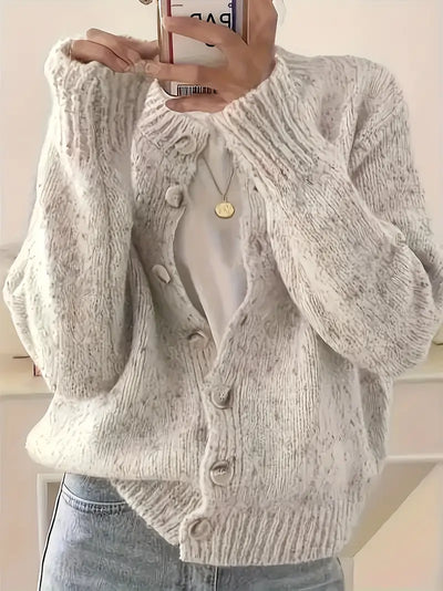Livia – Elegant Cardigan